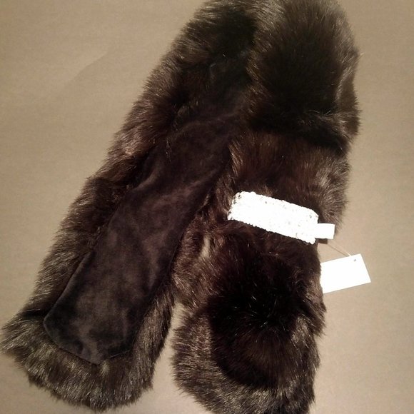 NEW Black Faux-Fur Scarf, Silver Sequin Clasp - Picture 6 of 9